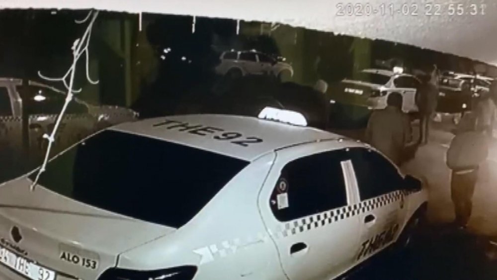 Şişli'de iki grup arasındaki silahlı kavga kamerada