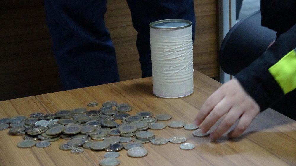 5 yaşındaki Cihat, kumbarasındaki parayı 'Ayda' için bağışladı
