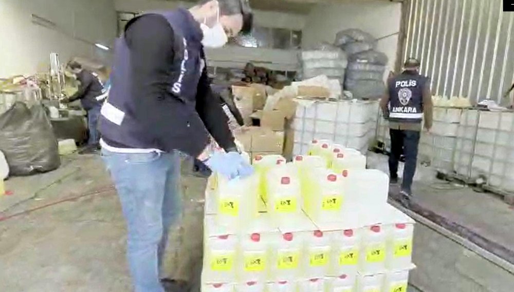 Ankara'da 6.6 ton etil alkol ele geçirildi