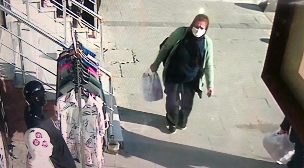 Arnavutköy'de hırsızlık yaptığı mağazaya tekrar geldi fotoğrafıyla karşılaştı