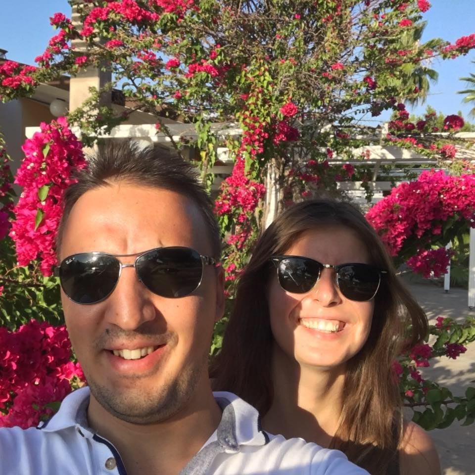 Depremde yaşamını yitiren 3 kişilik Küçükyumuk ailesi, son yolculuklarına uğurlandı