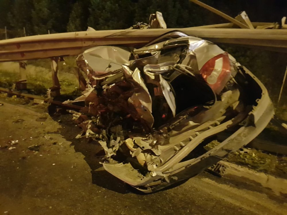 Freni patlayan kamyon 7 araca çarptı; 9 yaralı