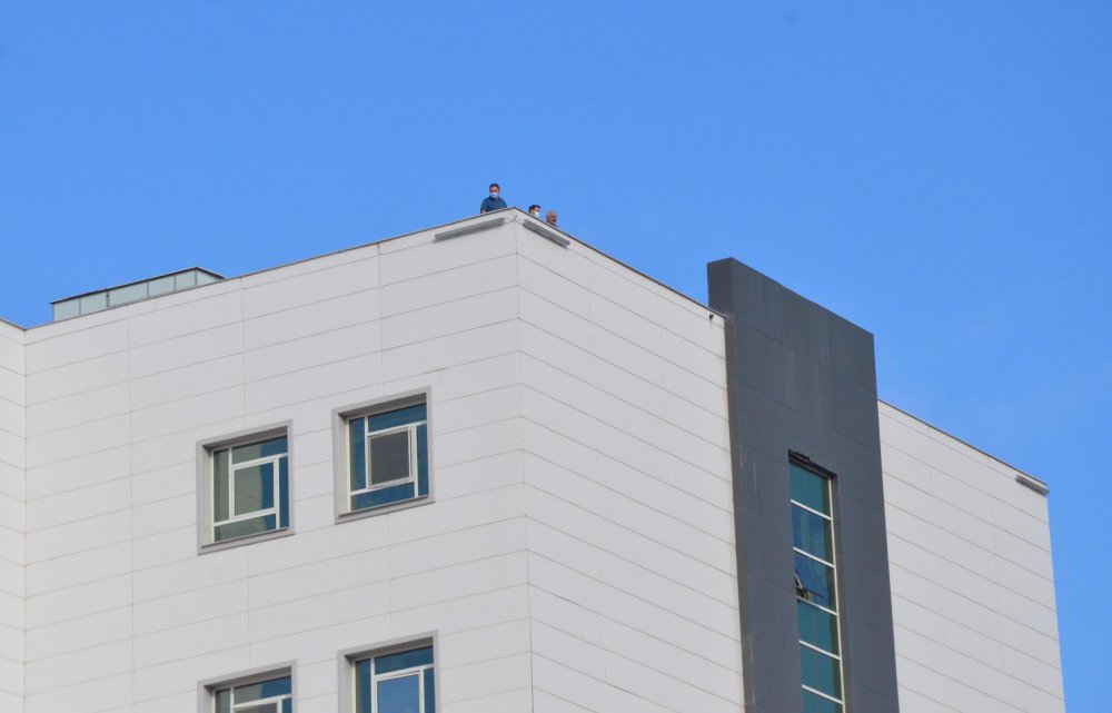 Fünye ile patlatılmak üzereyken sahibi geldi