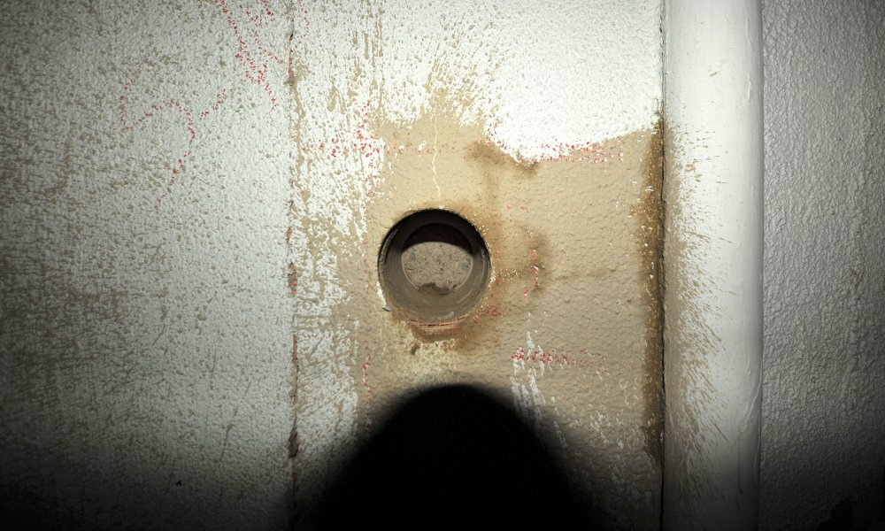 İzmir'de depremde hasar gören binaların risk durumları tespit ediliyor