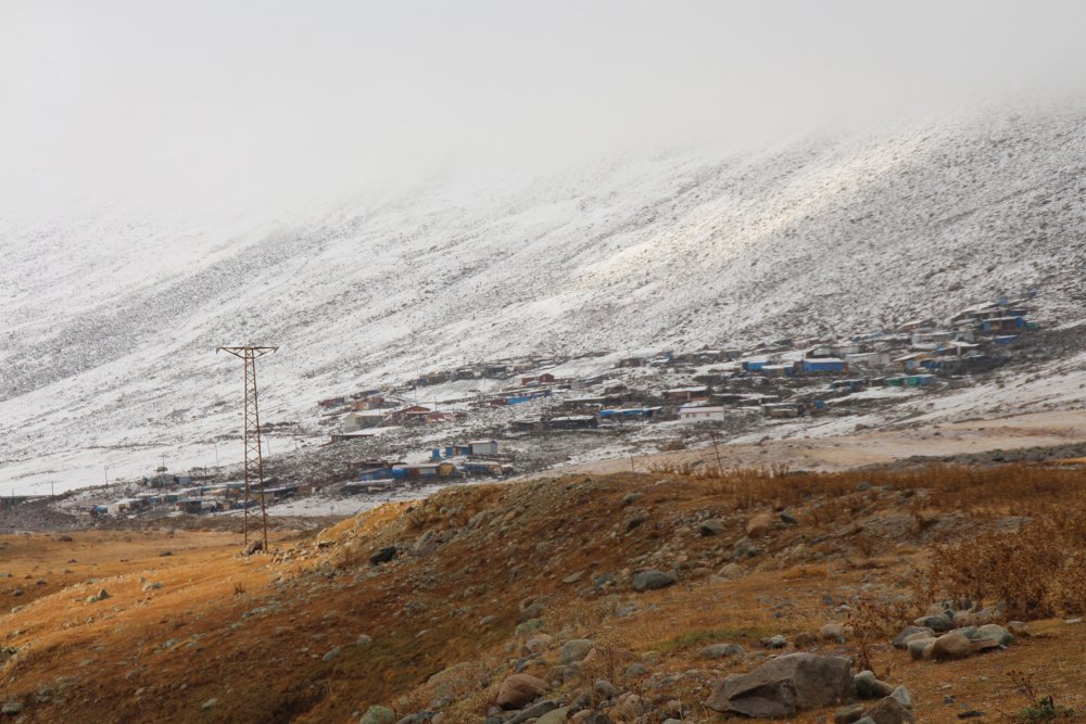 Karadeniz’de mevsimin ilk karı yaylalara yağdı
