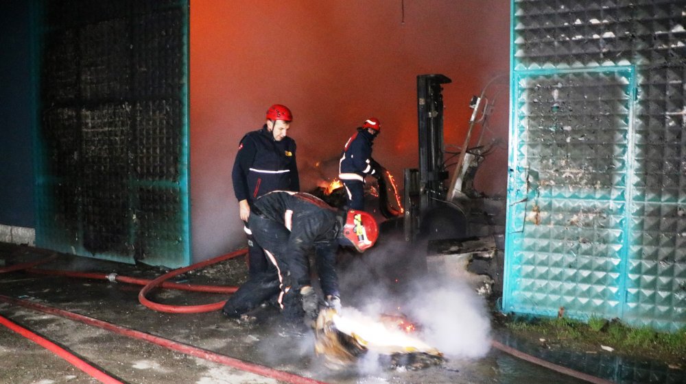 Sakarya’da ambalaj fabrikasında yangın