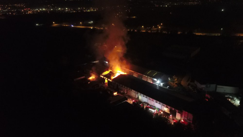 Sakarya’da ambalaj fabrikasında yangın