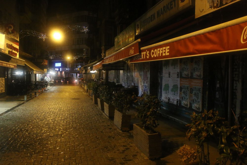 Koronavirüs kısıtlamaları başladı