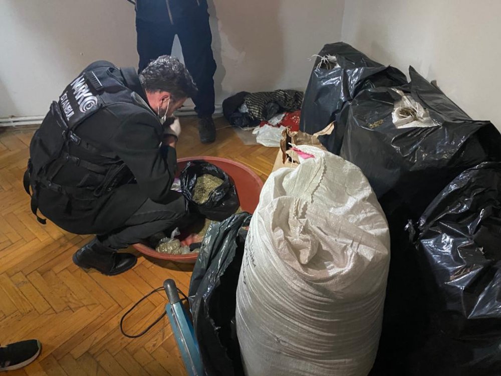 &nbsp;Pendik'te 100 kilo uyuşturucu ele geçirildi