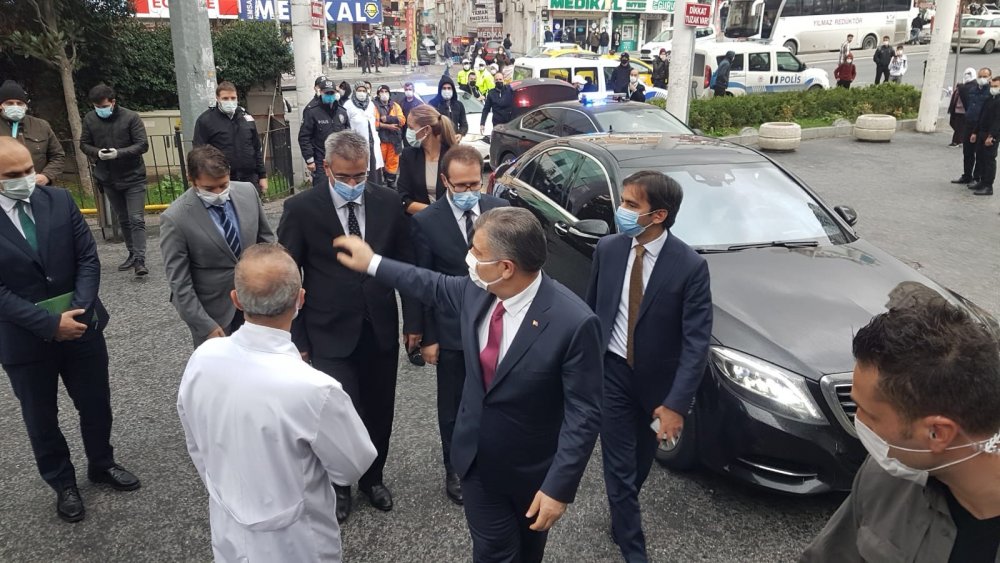 Sağlık Bakanı Koca İstanbul'da hastaneleri geziyor