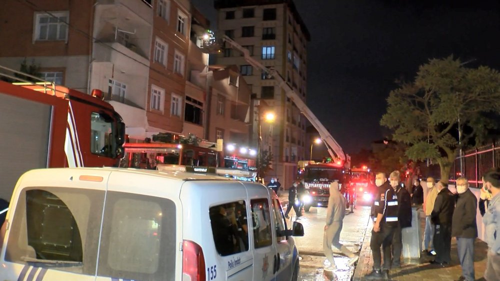 Tuzla'da apartman dairesinde çıkan yangın paniğe neden oldu