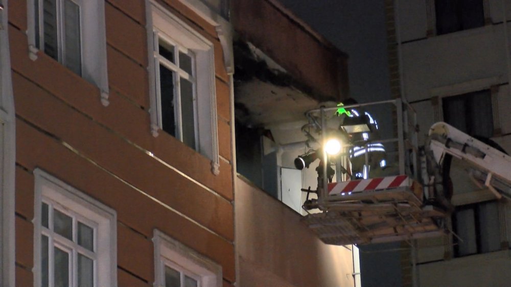 Tuzla'da apartman dairesinde çıkan yangın paniğe neden oldu
