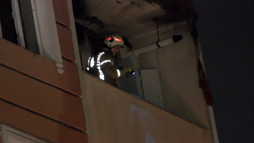 Tuzla'da apartman dairesinde çıkan yangın paniğe neden oldu