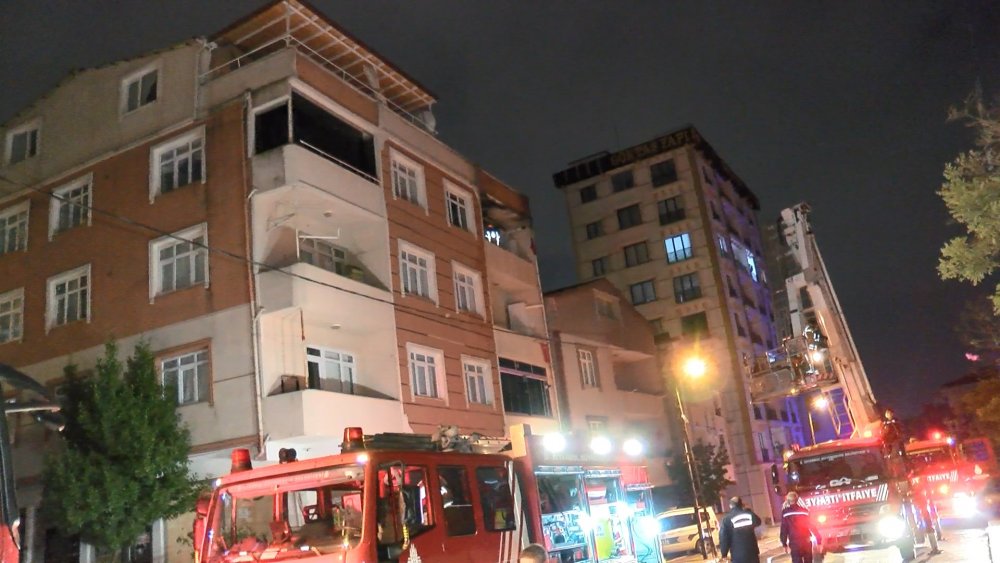 Tuzla'da apartman dairesinde çıkan yangın paniğe neden oldu