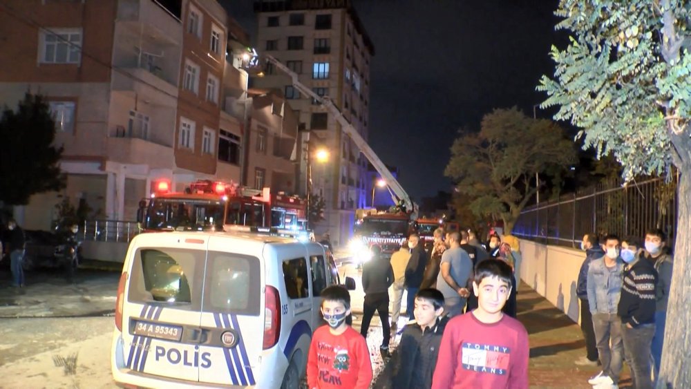 Tuzla'da apartman dairesinde çıkan yangın paniğe neden oldu