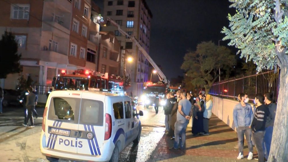 Tuzla'da apartman dairesinde çıkan yangın paniğe neden oldu