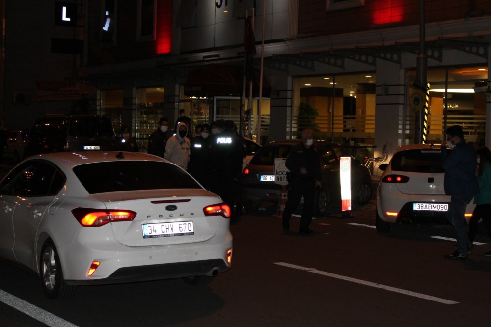 Kayseri'de otelin restoranında bıçaklı kavga: 2 yaralı