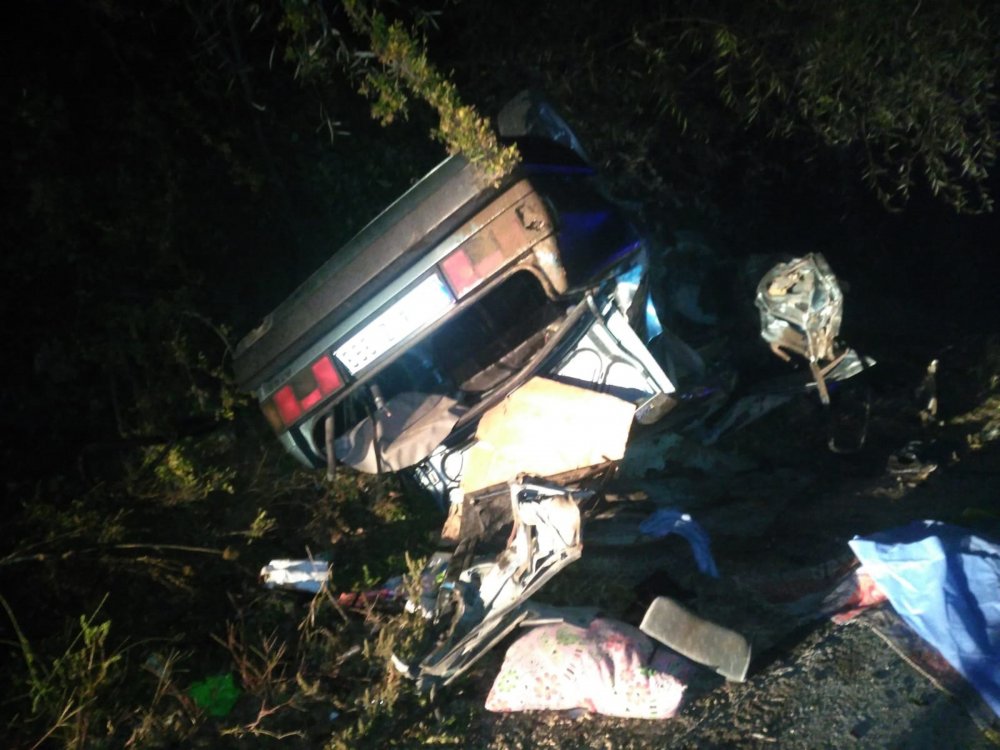 Ağlasun’da otomobiller çarpıştı: 2’si kardeş 3 ölü, 2 yaralı