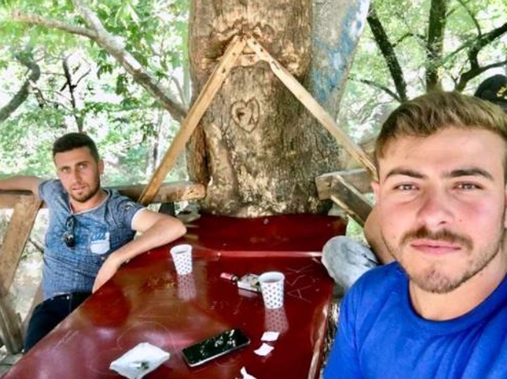 Ağlasun’da otomobiller çarpıştı: 2’si kardeş 3 ölü, 2 yaralı