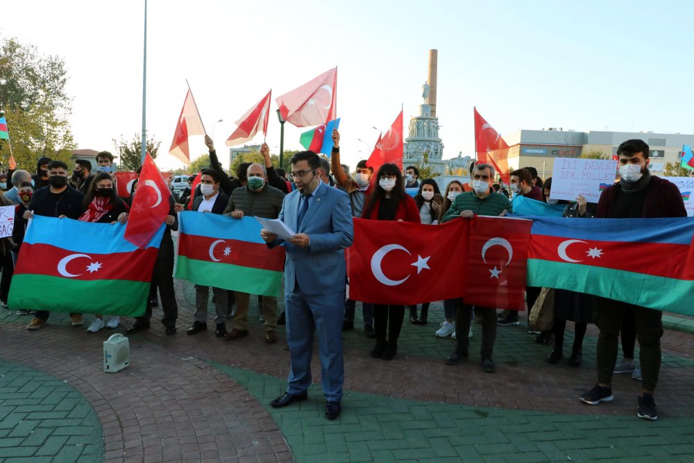 Azerbaycan'ın Karabağ zaferi Eskişehir'de coşkuyla kutlandı