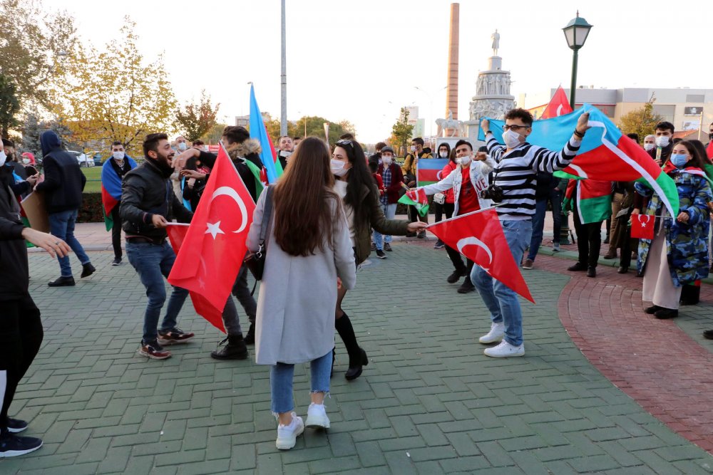Azerbaycan'ın Karabağ zaferi Eskişehir'de coşkuyla kutlandı