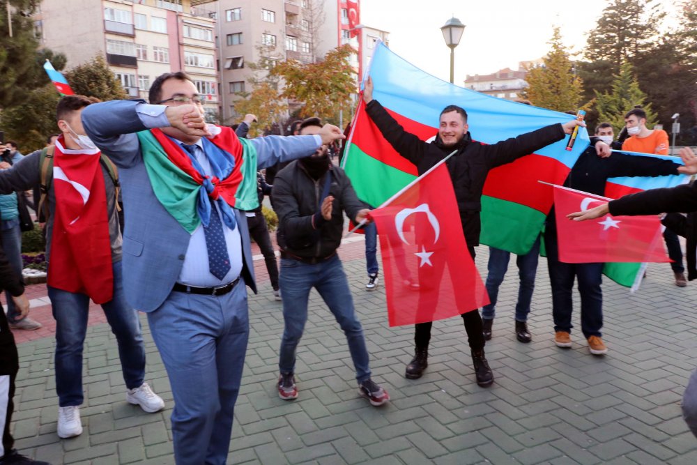 Azerbaycan'ın Karabağ zaferi Eskişehir'de coşkuyla kutlandı