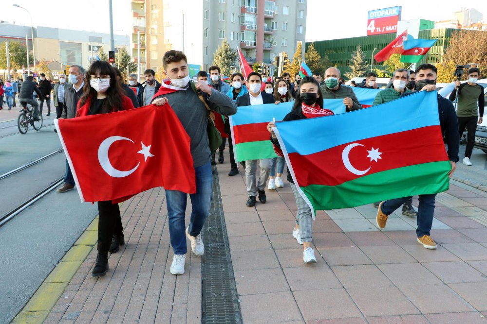 Azerbaycan'ın Karabağ zaferi Eskişehir'de coşkuyla kutlandı