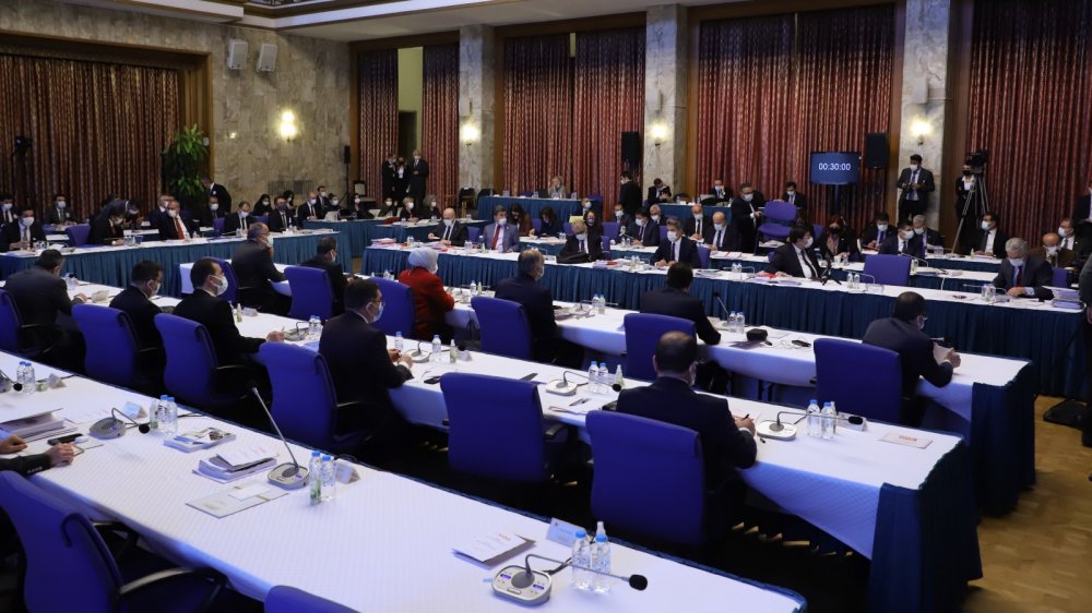 Bakan Gül ekonominin kötü gidişatının nedenini mi tarif etti? 'EKONOMİK KALKINMA ANCAK ŞEFFAF HUKUK DEVLETİNDE MÜMKÜNDÜR'