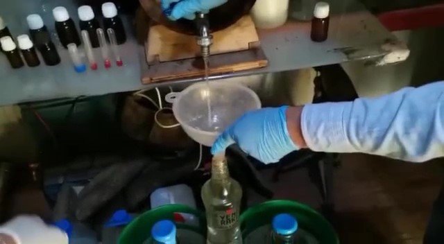 Gebze'de kaçak içki imalathanelerine baskın 