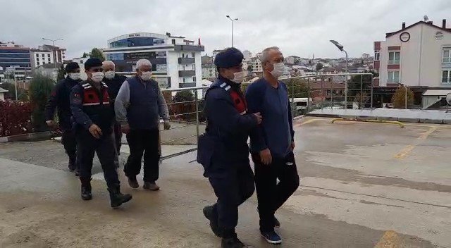 Gebze'de kaçak içki imalathanelerine baskın 