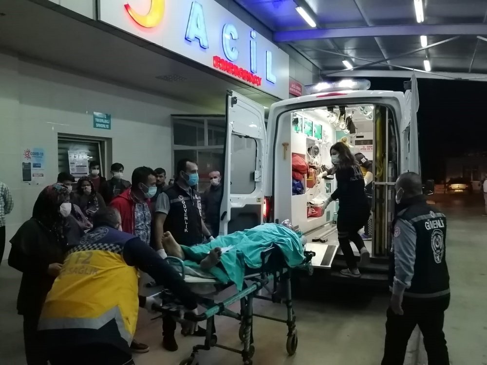 Otomobilinde silahlı saldırıya uğradı