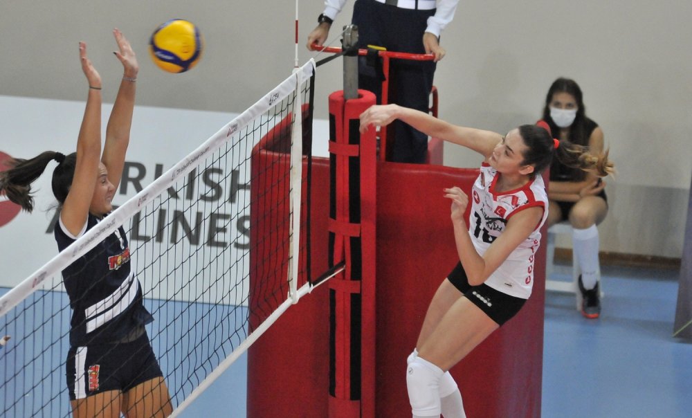 Türk Hava Yolları - OK Kastela: 3-0