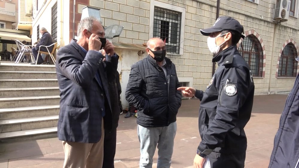 Arnavutköy'de polisi gören sigarayı yere attı  