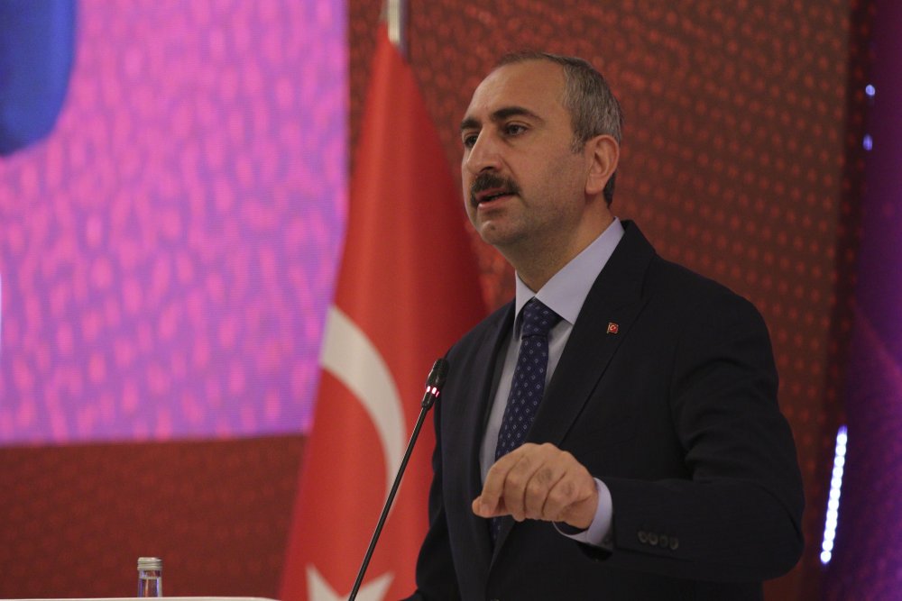 Bakan Gül: Yargı konjonktüre bakmaz; hukuka, Anayasa'ya bakar