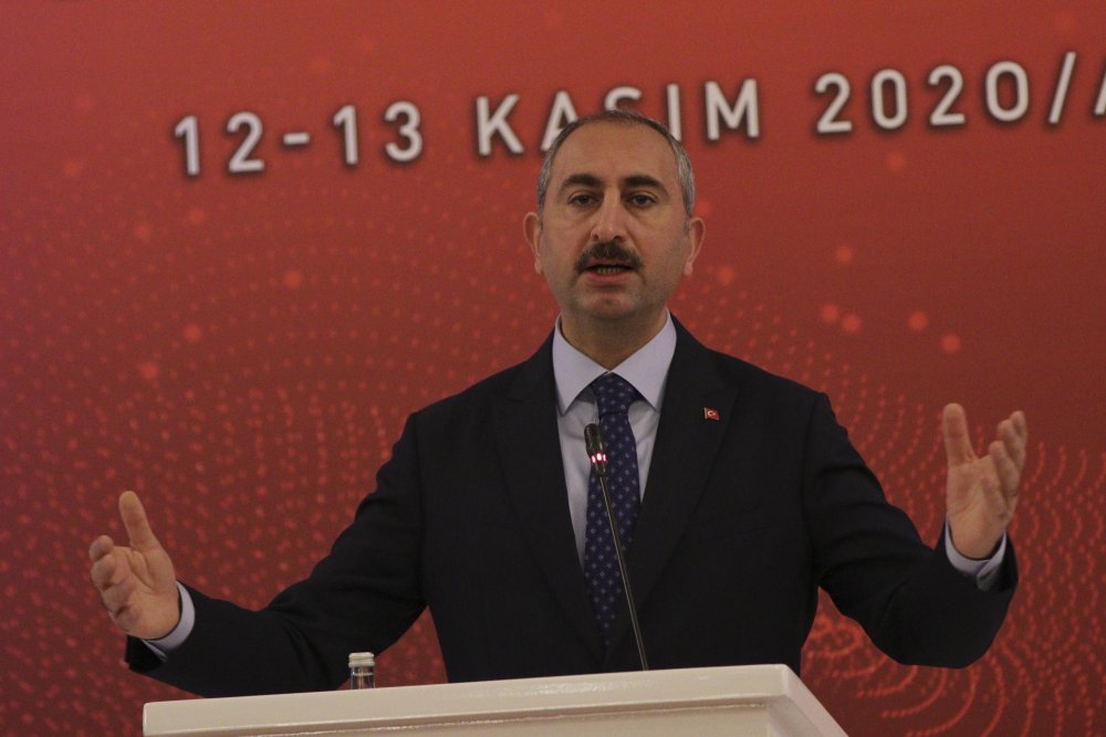 Bakan Gül: Yargı konjonktüre bakmaz; hukuka, Anayasa'ya bakar