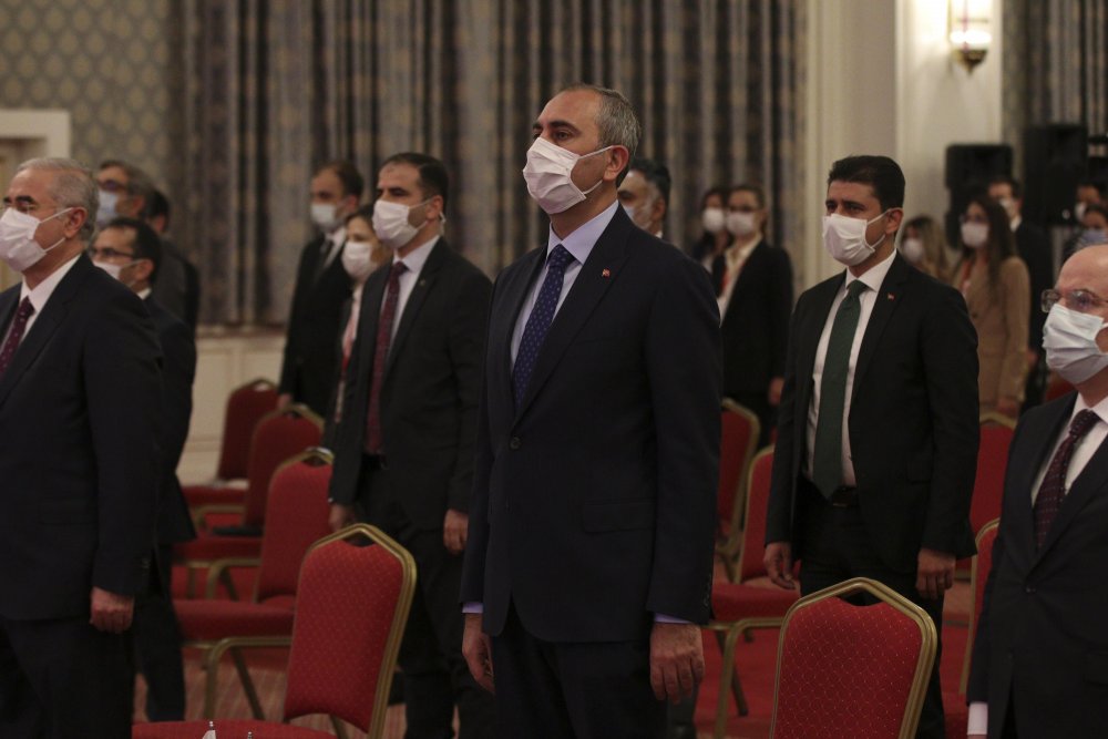 Bakan Gül: Yargı konjonktüre bakmaz; hukuka, Anayasa'ya bakar