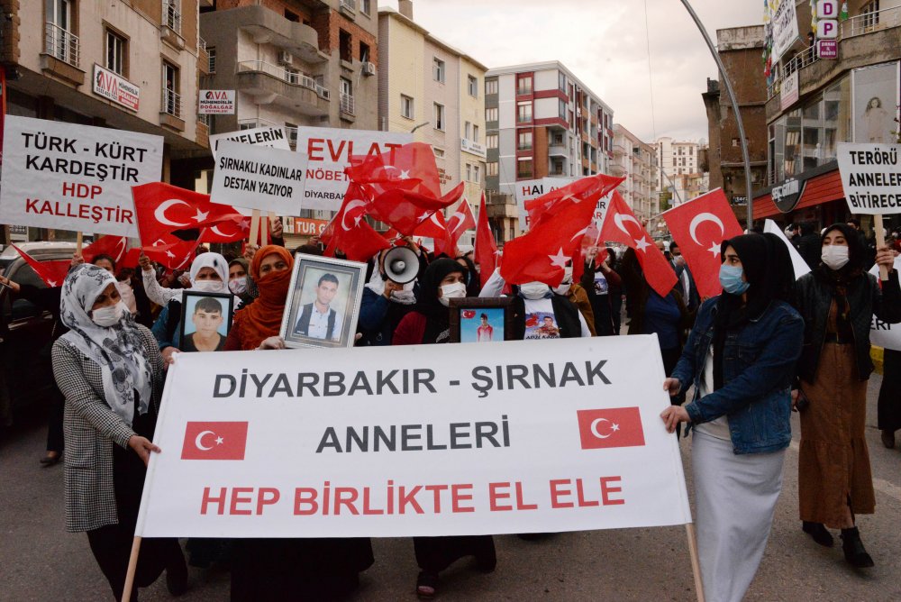 Diyarbakır ve Şırnak'taki ailelerden ortak çağrı: Hep beraber evlatlarımızı dağdan indireceğiz