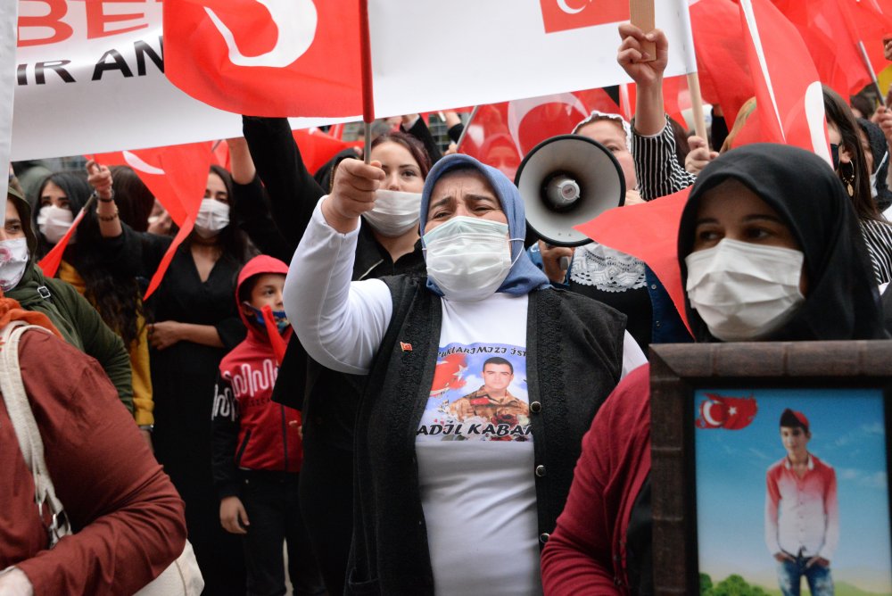 Diyarbakır ve Şırnak'taki ailelerden ortak çağrı: Hep beraber evlatlarımızı dağdan indireceğiz