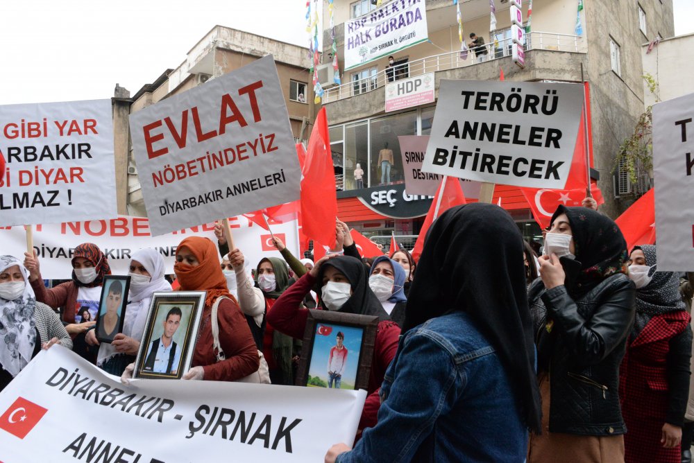 Diyarbakır ve Şırnak'taki ailelerden ortak çağrı: Hep beraber evlatlarımızı dağdan indireceğiz