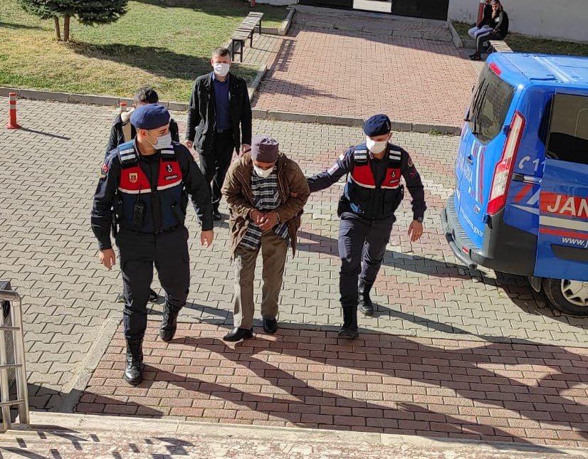 Kendisiyle aynı adı taşıyan tek oğlunu hırsız zannedip, öldürdü, SERBEST BIRAKILDI