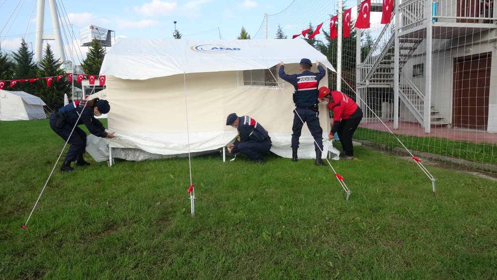 Kocaeli’de jandarma afetlere karşı tatbikat yaptı