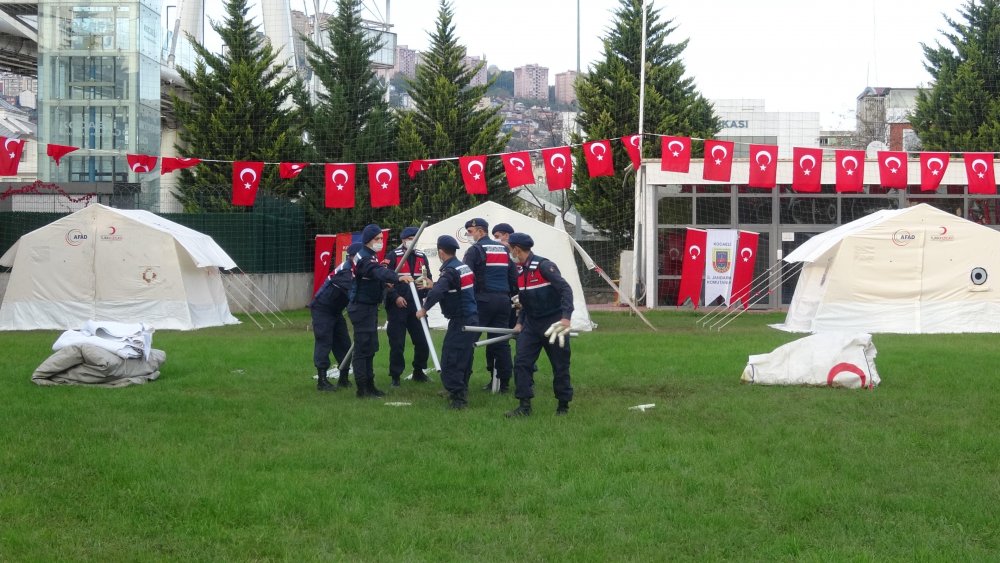 Kocaeli’de jandarma afetlere karşı tatbikat yaptı