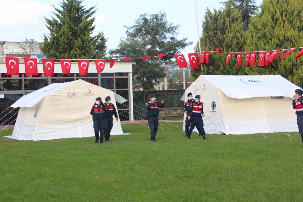 Kocaeli’de jandarma afetlere karşı tatbikat yaptı