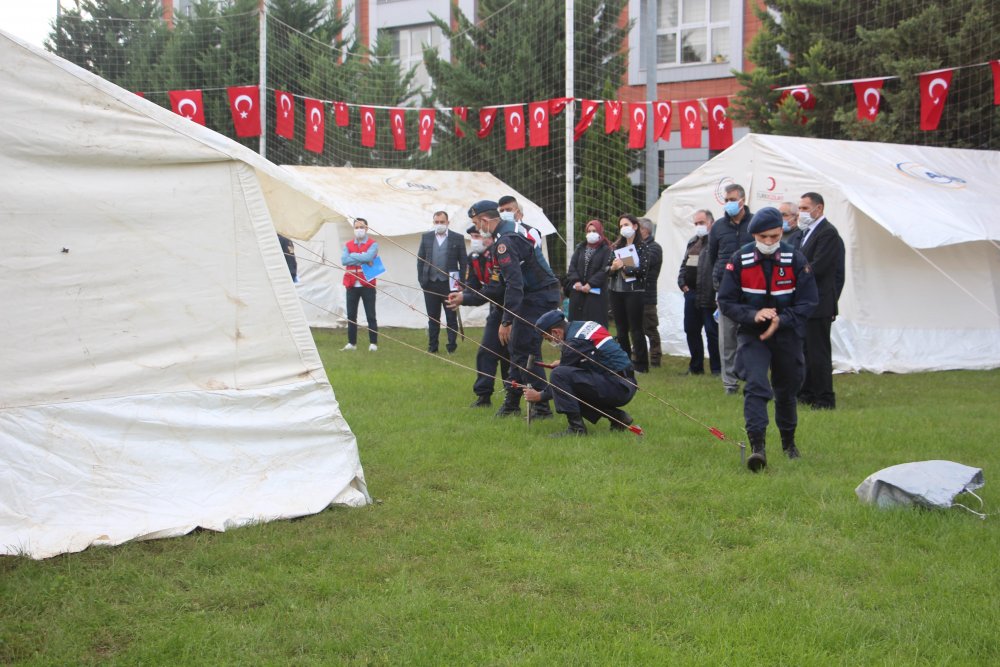 Kocaeli’de jandarma afetlere karşı tatbikat yaptı