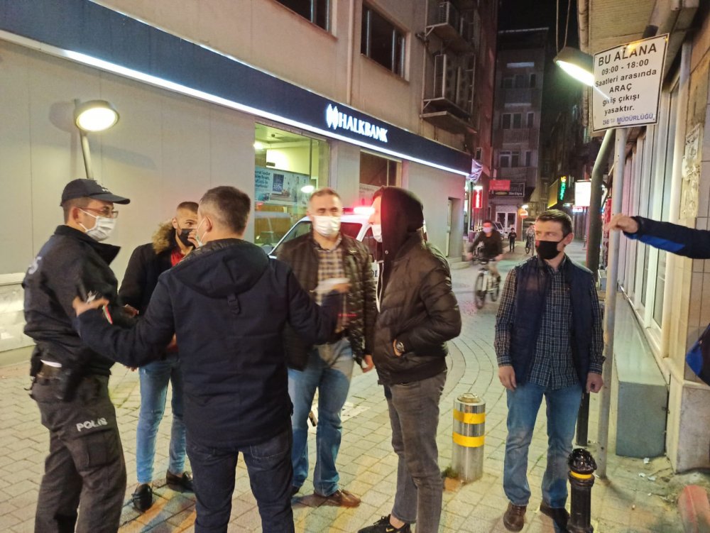 Emniyet Müdürü 500 metrelik yürüyüşte sigara içen 23 kişiye cezai işlem uyguladı