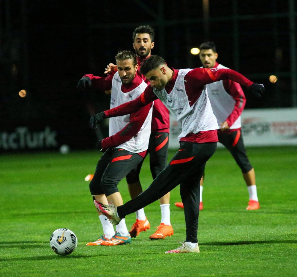 A Milli Takım'da Rusya maçının hazırlıkları sürüyor