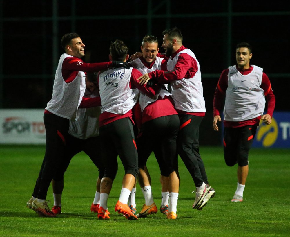 A Milli Takım'da Rusya maçının hazırlıkları sürüyor