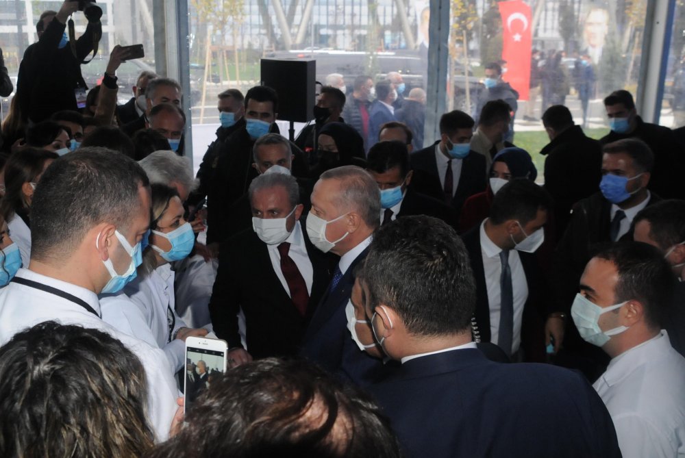 Cumhurbaşkanı Erdoğan: Ekonomide ve hukukta yeni bir reform dönemi başlatıyoruz (2)