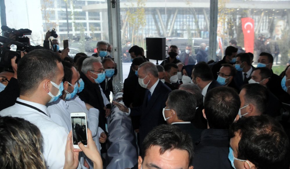 Cumhurbaşkanı Erdoğan: Ekonomide ve hukukta yeni bir reform dönemi başlatıyoruz (2)