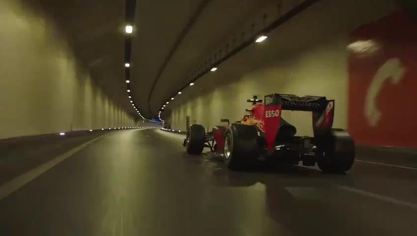 Vali Yerlikaya Formula 1 aracının Avrasya Tüneli'nden geçişi